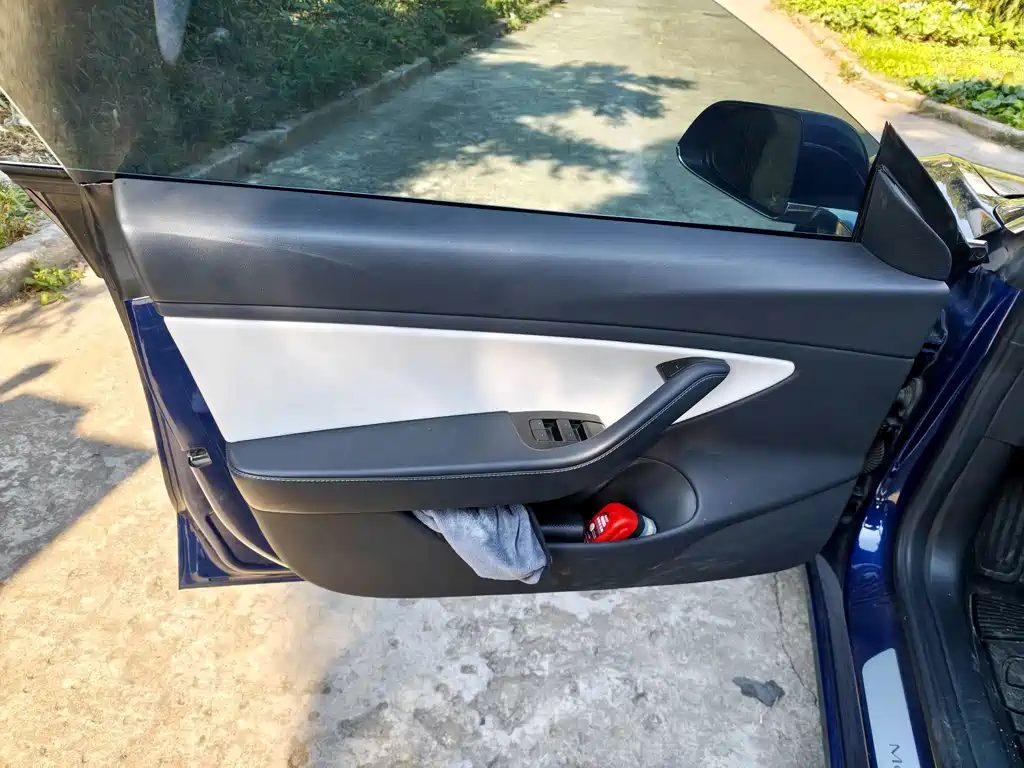 Tesla Model 3 — миниатюра 14