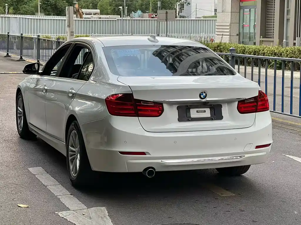BMW 3 Series — миниатюра 3