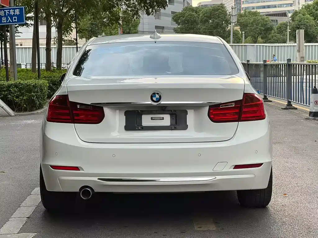 BMW 3 Series — миниатюра 4
