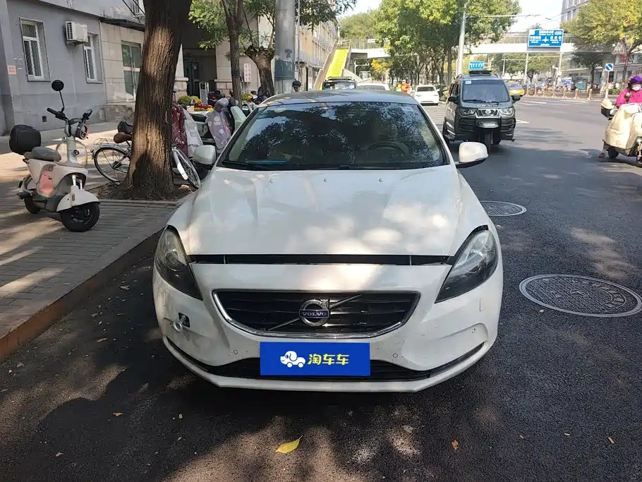 Volvo V40 — миниатюра 2