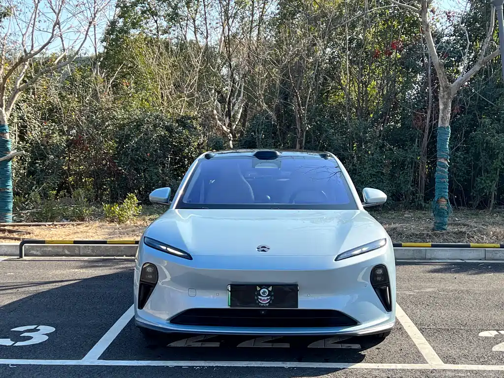 NIO NIO ET5