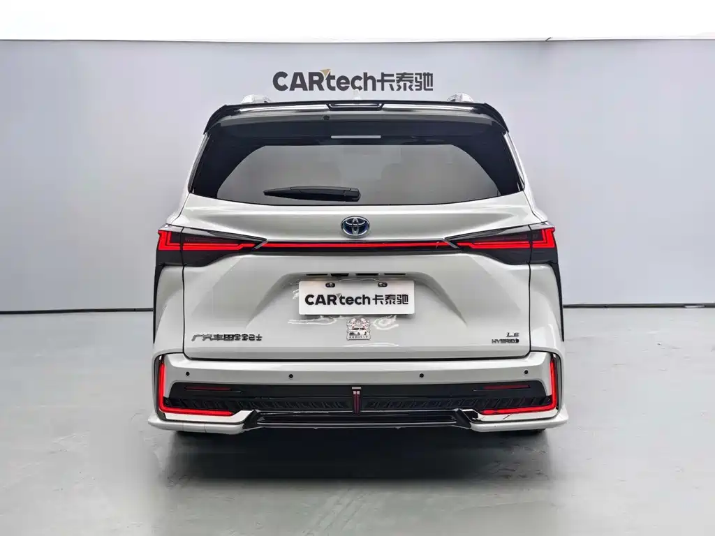 Toyota Sienna — миниатюра 11