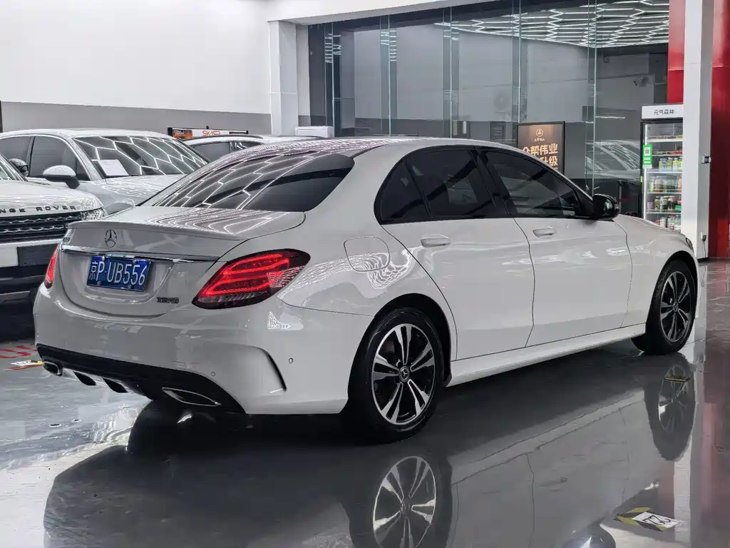 Mercedes-Benz C-Class — миниатюра 7