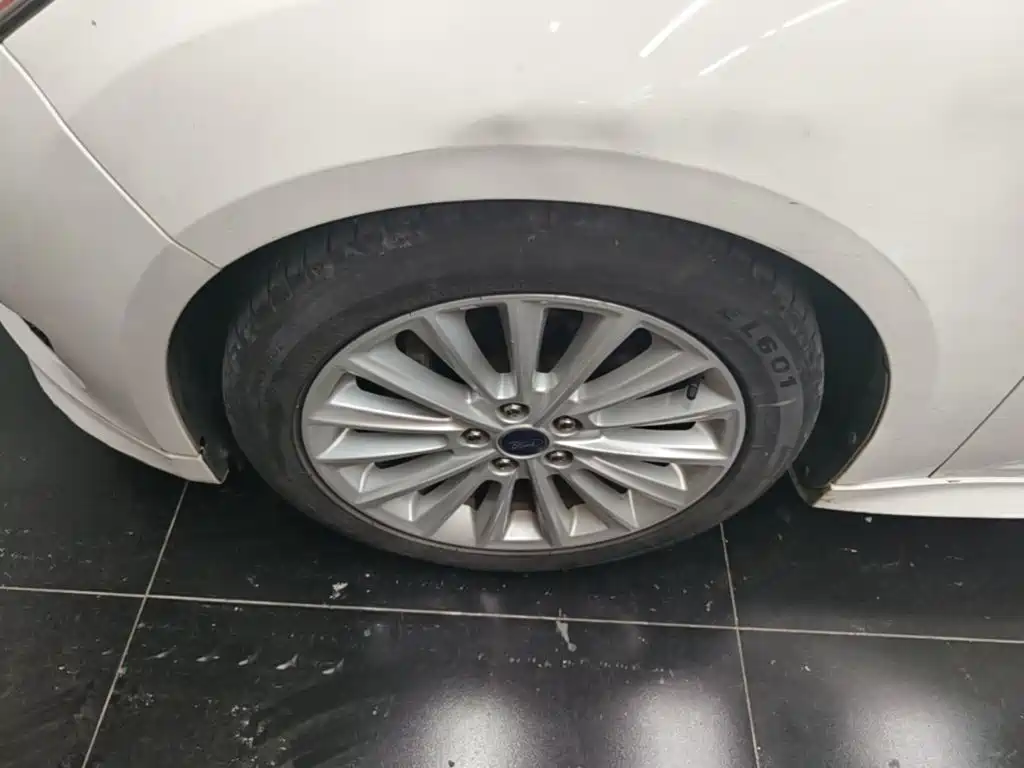 Ford Focus — миниатюра 23