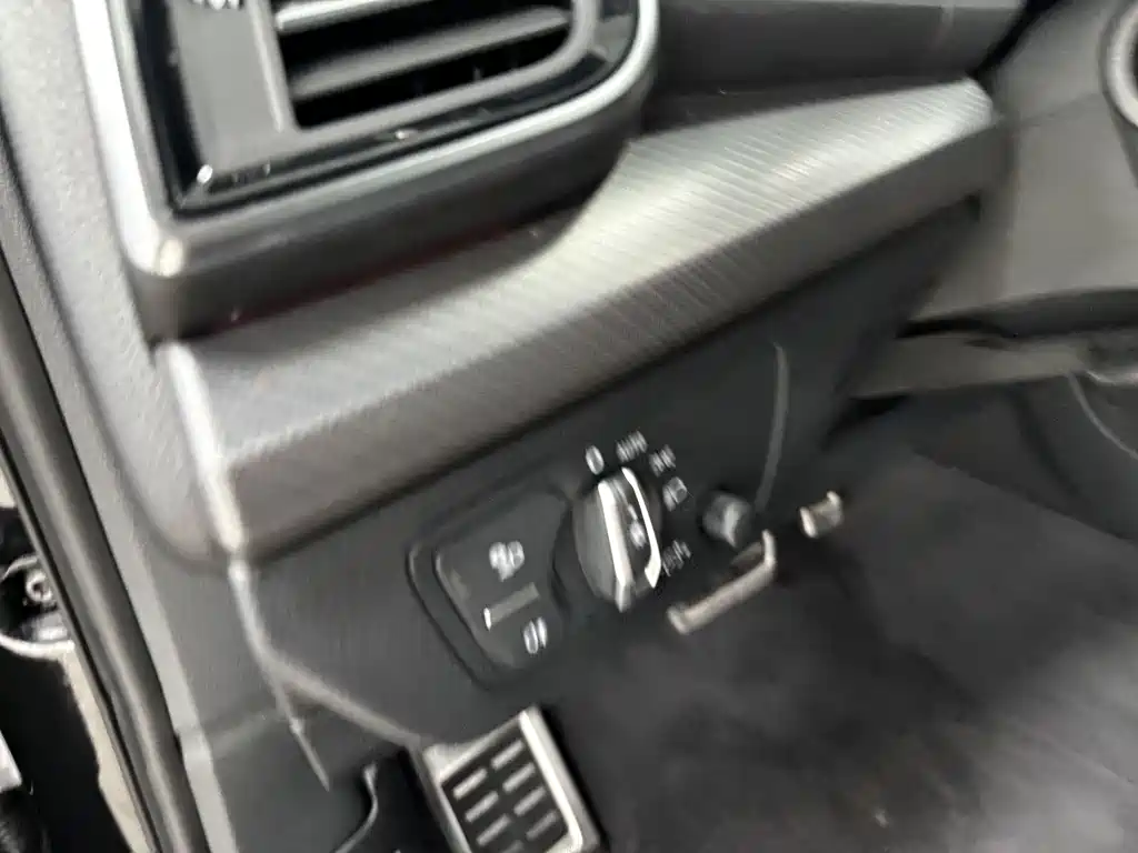 Audi Q5L — миниатюра 15