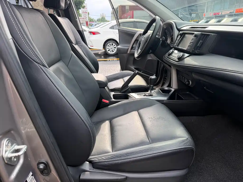 Toyota RAV4 — миниатюра 17