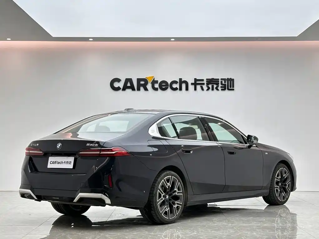 BMW 5 Series — миниатюра 5