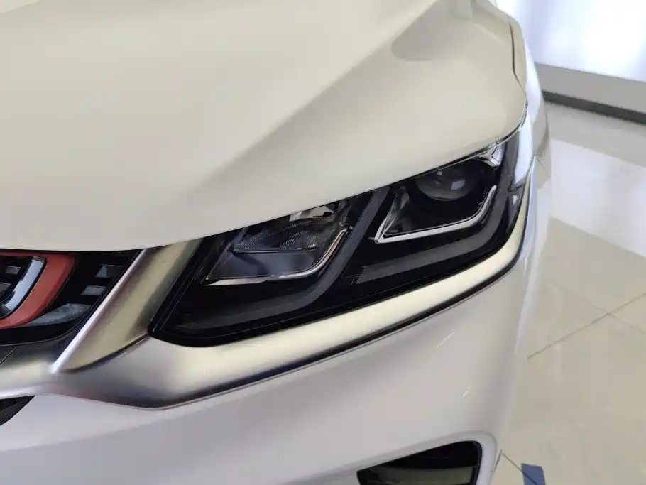 Geely Binyue — миниатюра 5