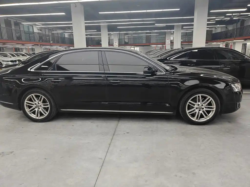 Audi A8 — миниатюра 4