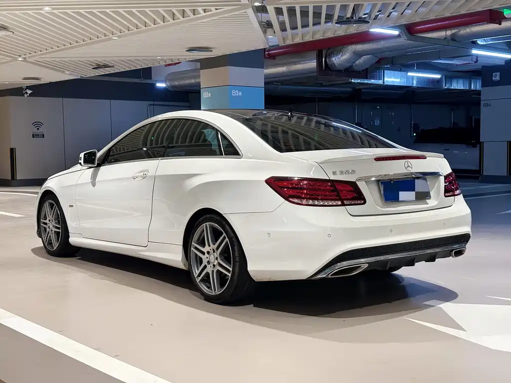 Mercedes-Benz E-Class (Import) — миниатюра 4