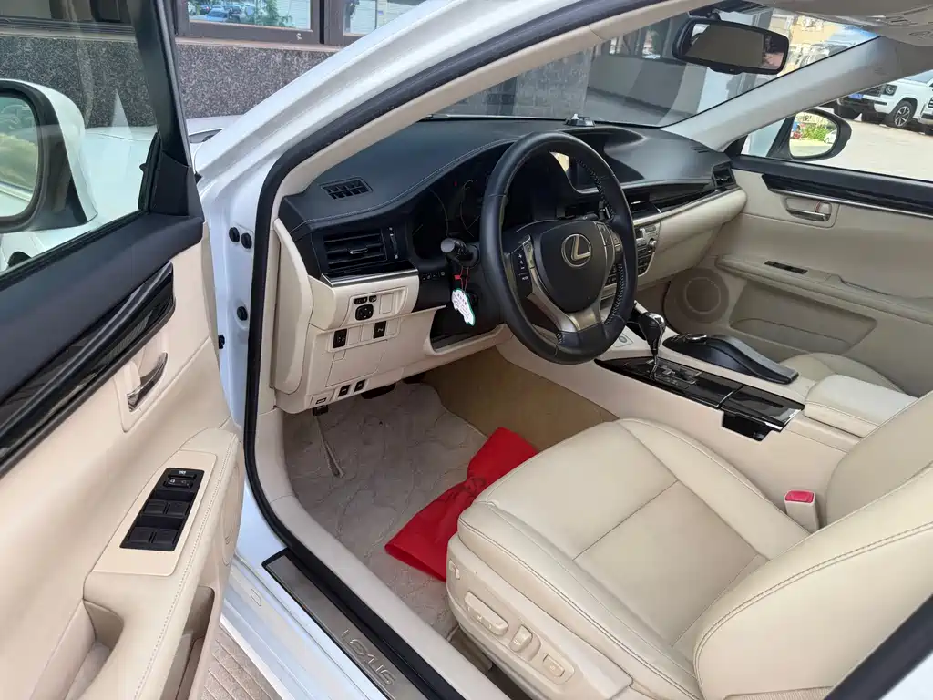 Lexus ES — миниатюра 7