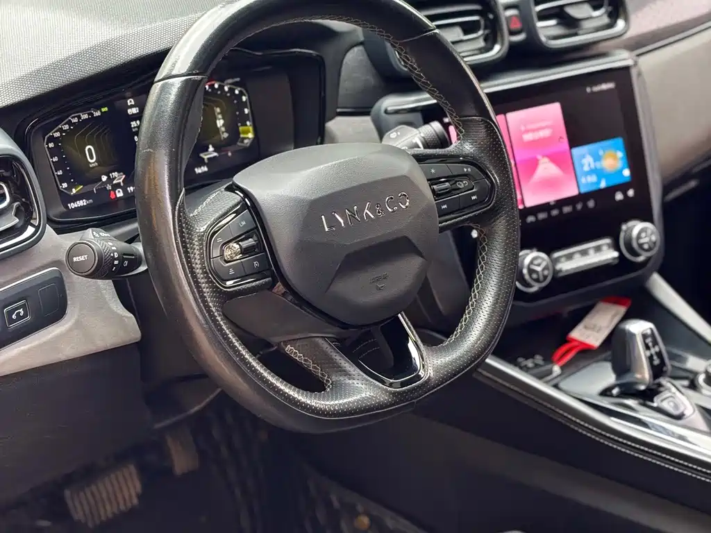 Lynk & Co 03 — миниатюра 4