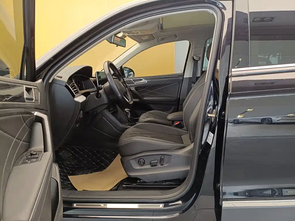 Volkswagen Tiguan L — миниатюра 13