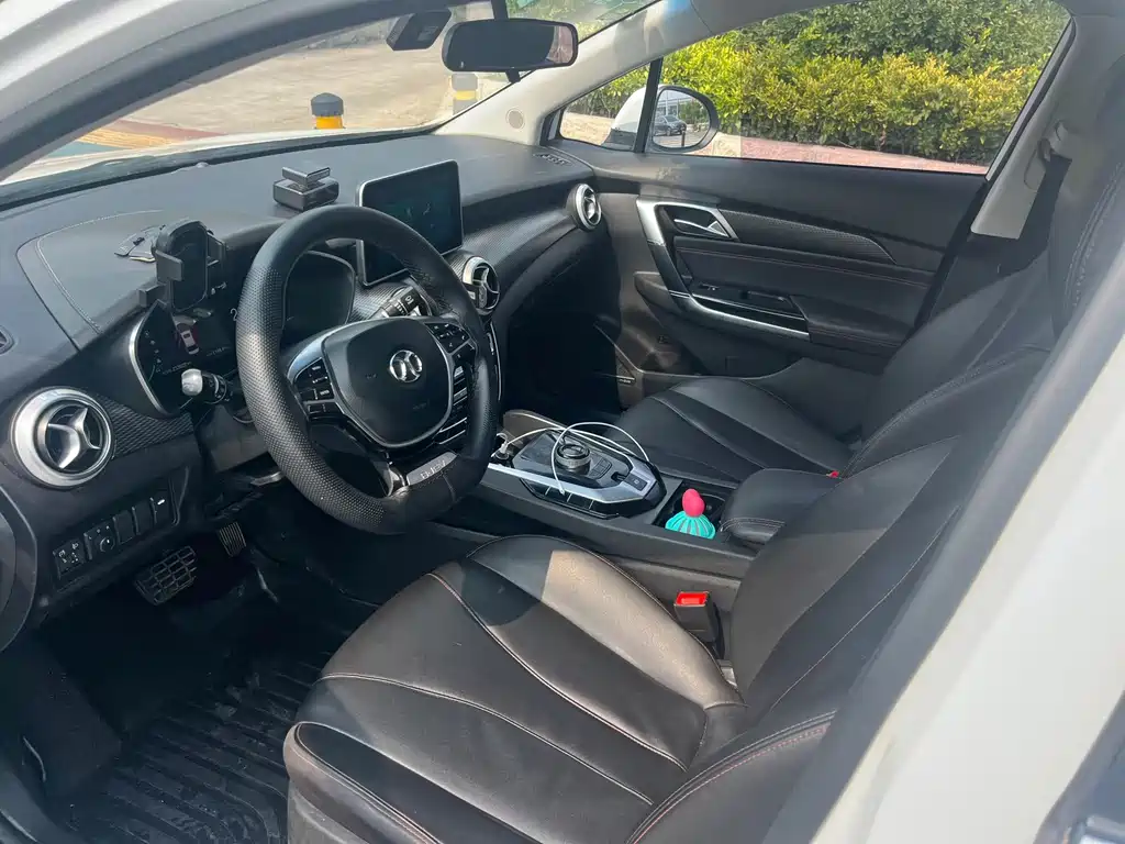 BAIC EU5 — миниатюра 8