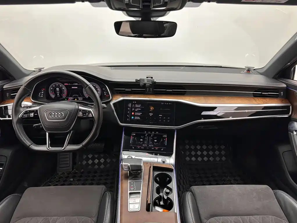 Audi A6L — миниатюра 10