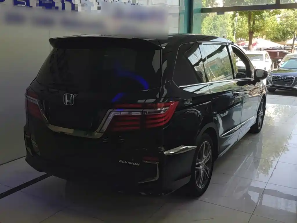 Honda Elysion — миниатюра 7