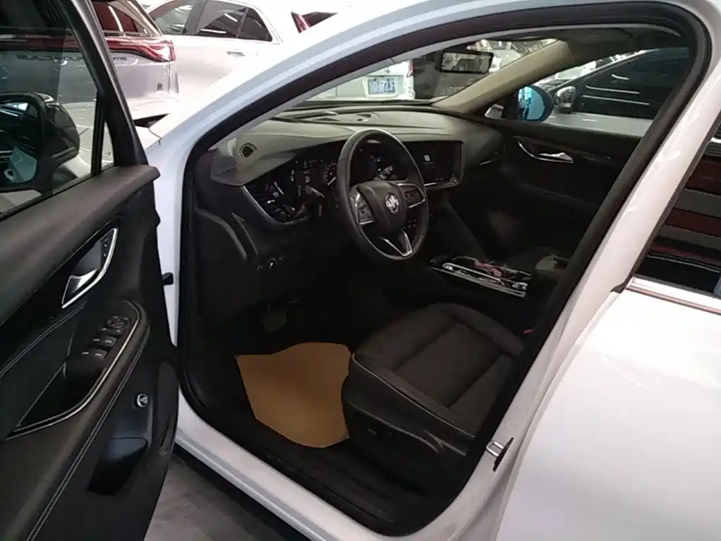 Buick Envision Plus — миниатюра 16