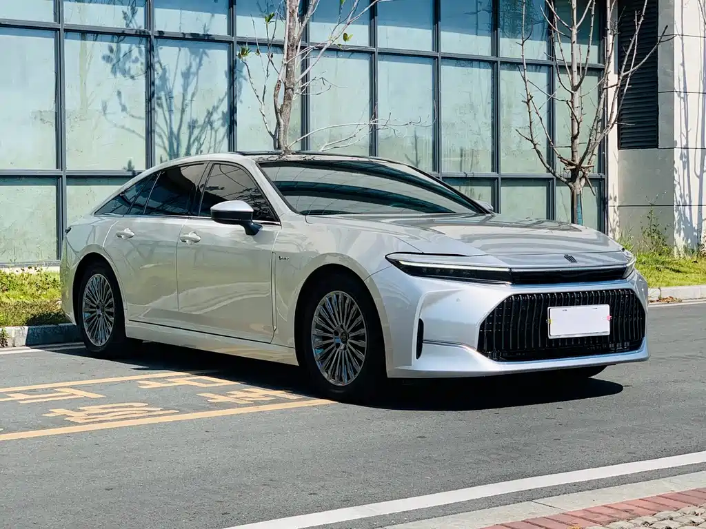 Toyota Crown (Import) — миниатюра 3