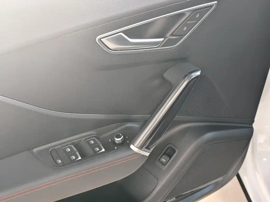 Audi Q2L — миниатюра 13