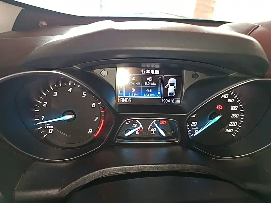 Ford Kuga — миниатюра 12