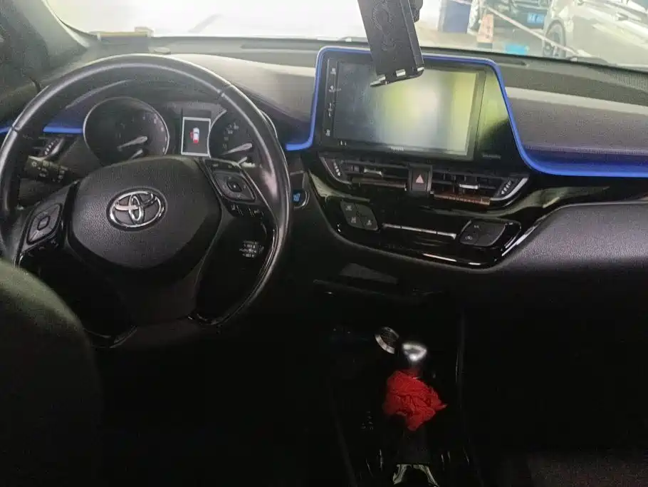 Toyota IZOA — миниатюра 12