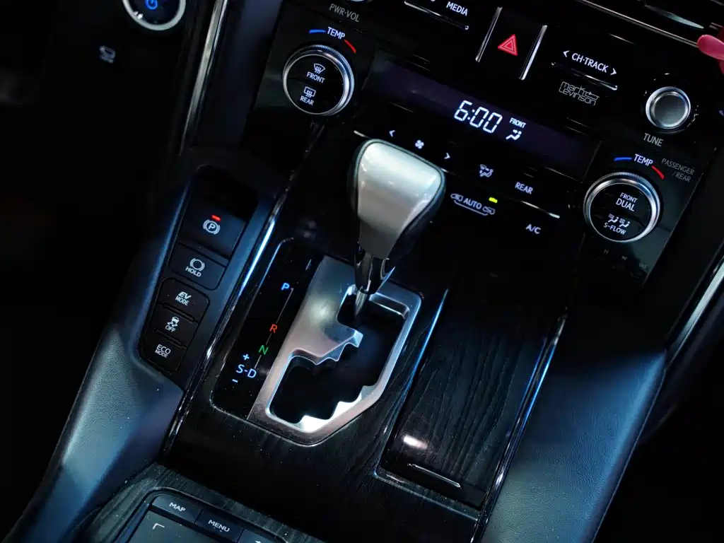 Lexus LM — миниатюра 35