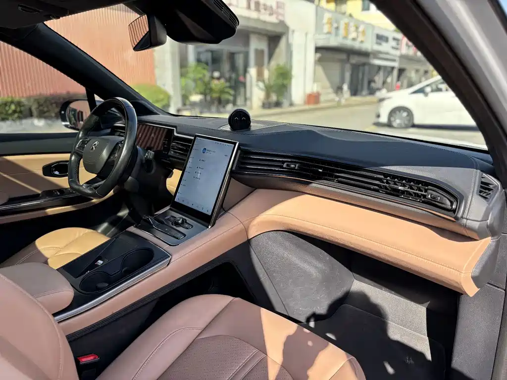 NIO ES6 — миниатюра 19