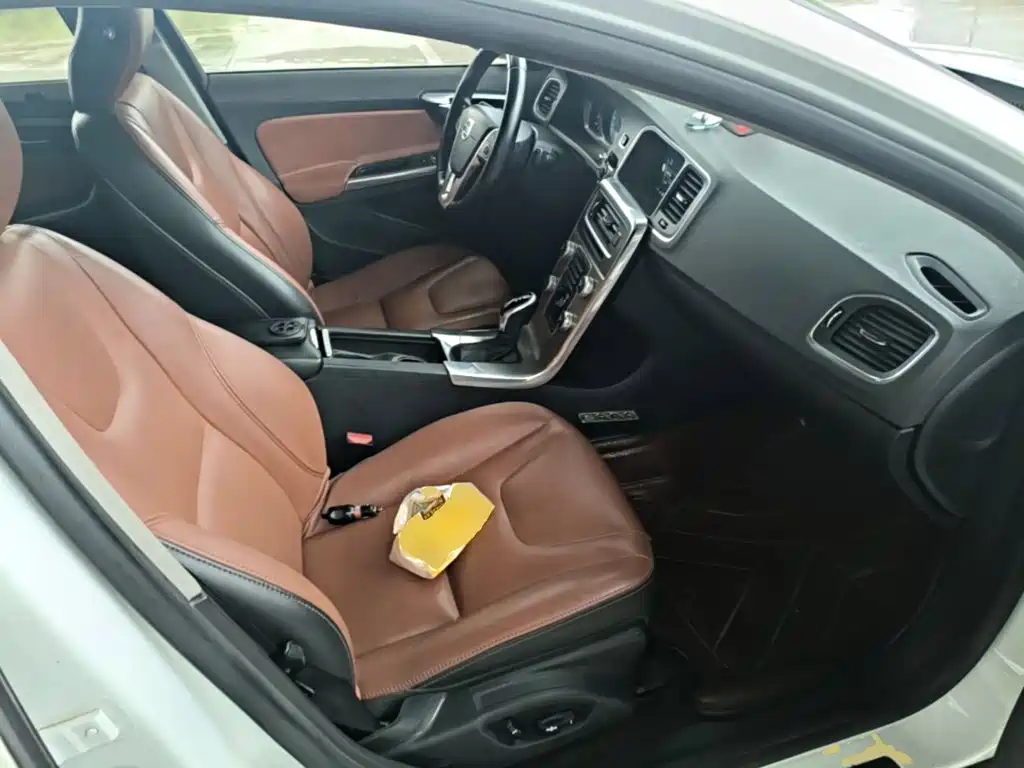Volvo S60 — миниатюра 25