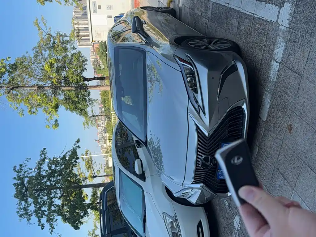 Lexus ES — миниатюра 17