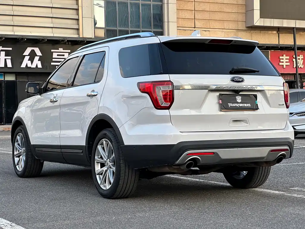 Ford Explorer (Import) — миниатюра 5
