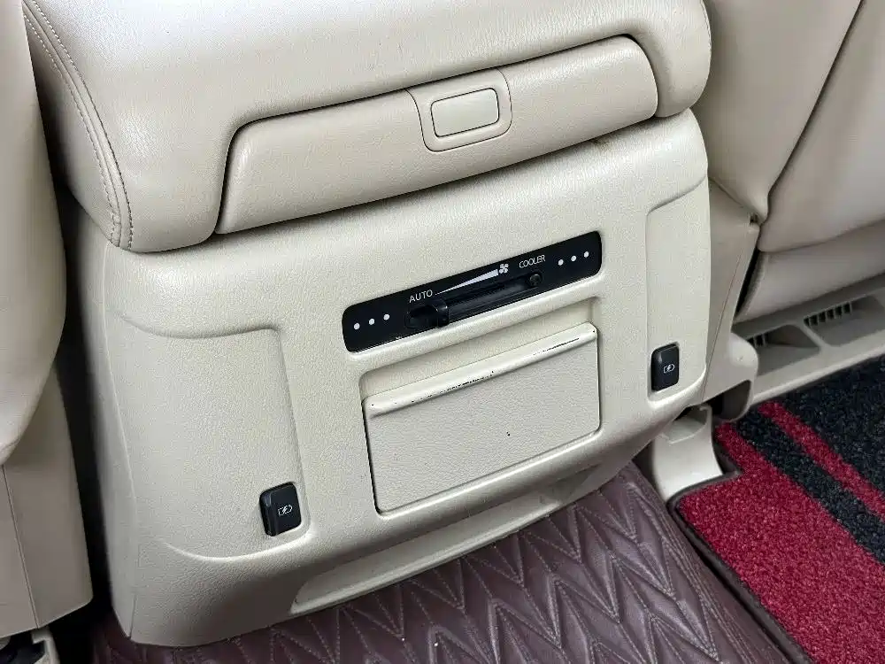 Nissan Patrol — миниатюра 13