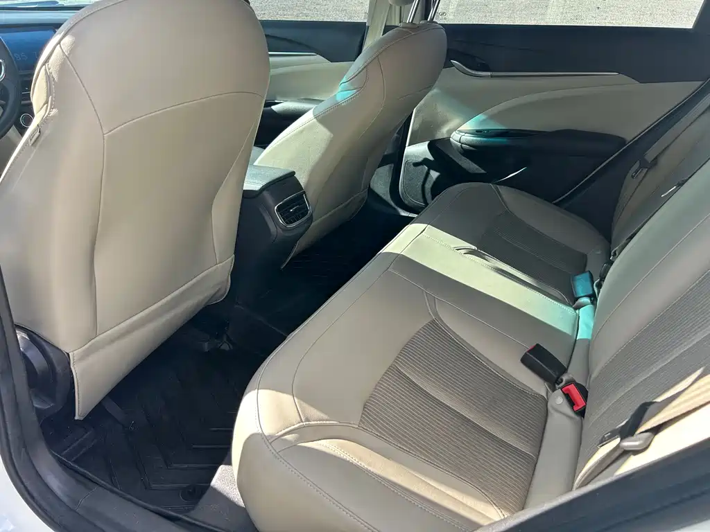 Buick Excelle — миниатюра 10