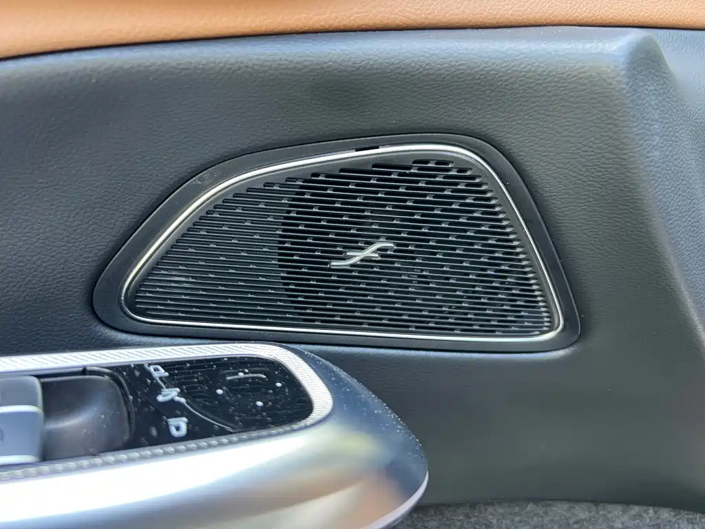 Mercedes-Benz E-Class — миниатюра 22
