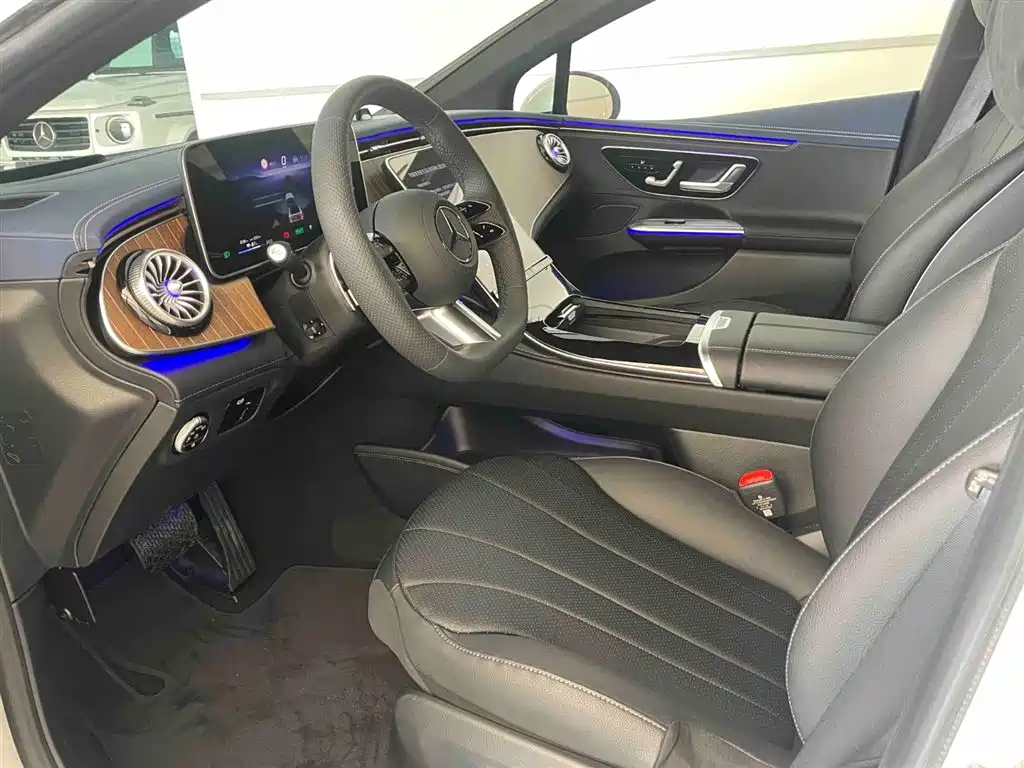 Mercedes-Benz EQE 2025 500 4MATIC Luxury