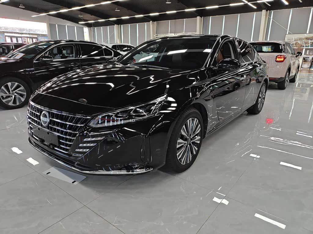 Nissan Teana 2.0 л 2024 г. Чёрный, пробег 13700 км