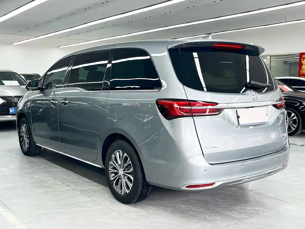 Buick GL8 2023 Luxury