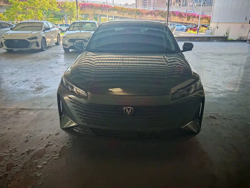 Changan Yida — миниатюра 2