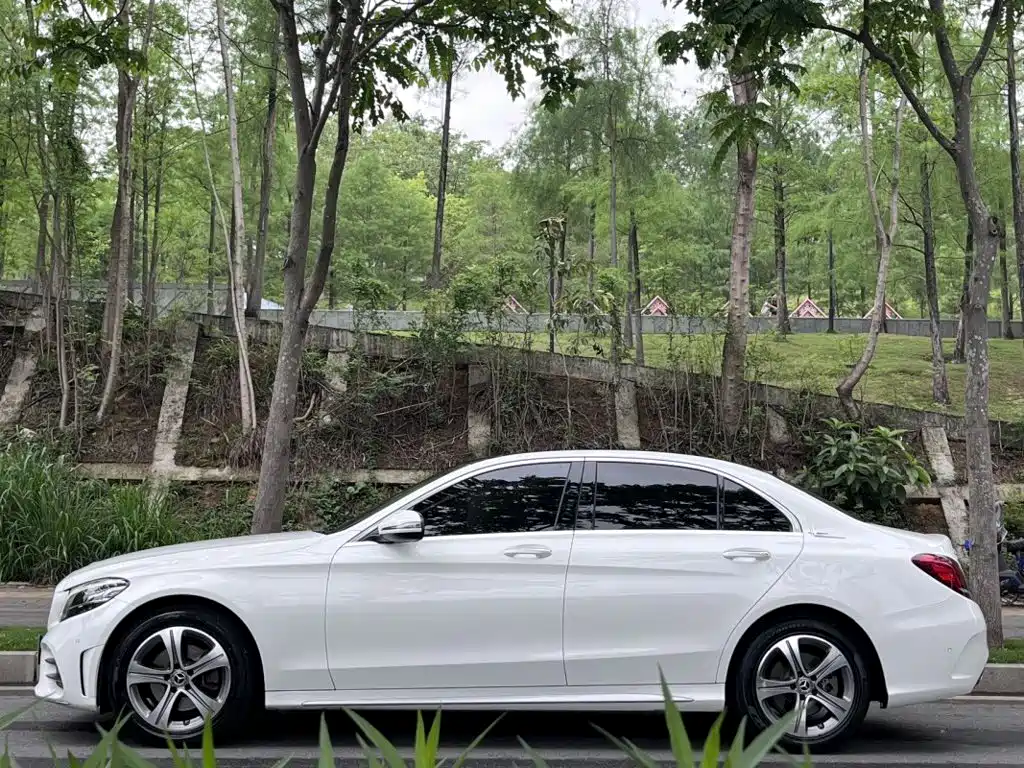 Mercedes-Benz C-Class — миниатюра 6