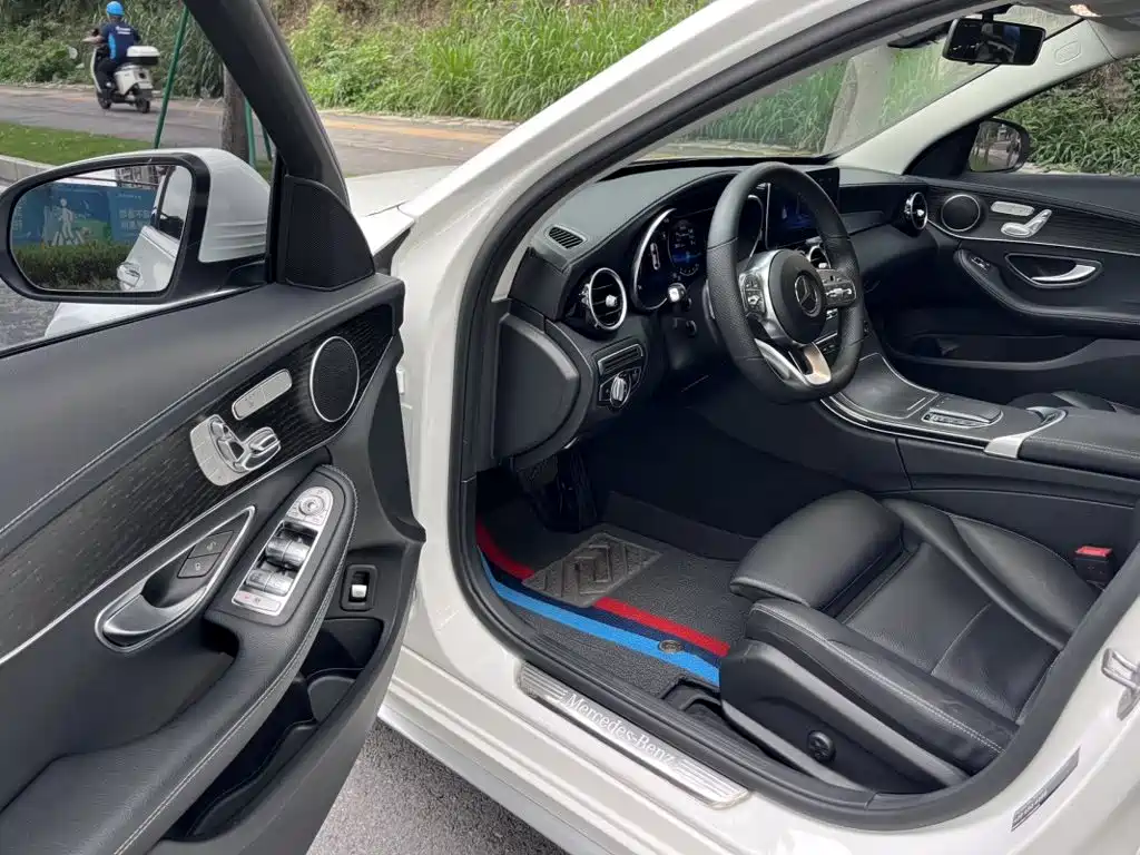 Mercedes-Benz C-Class — миниатюра 9