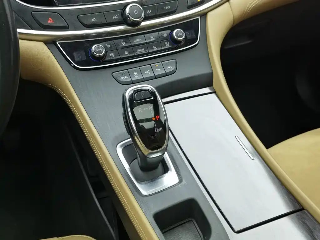 Buick LaCrosse — миниатюра 13