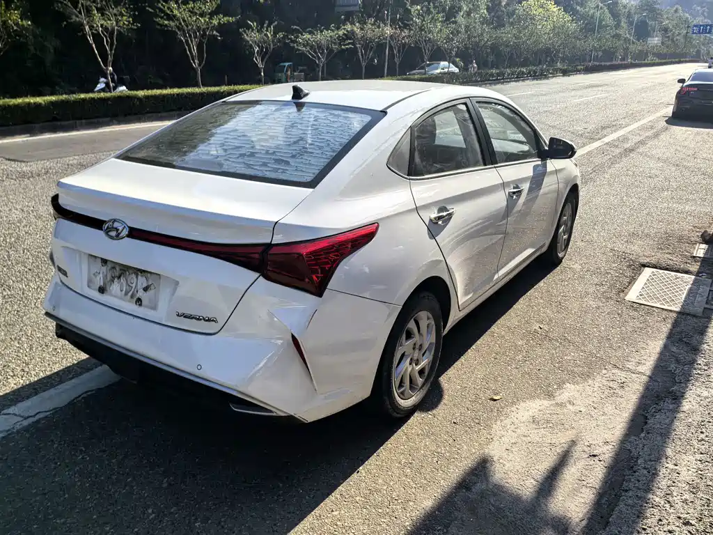 Hyundai Verna — миниатюра 12
