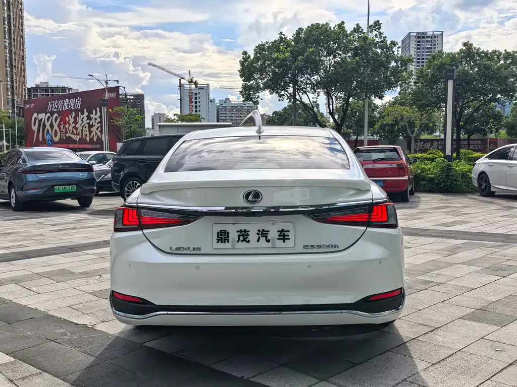 Lexus ES — миниатюра 4