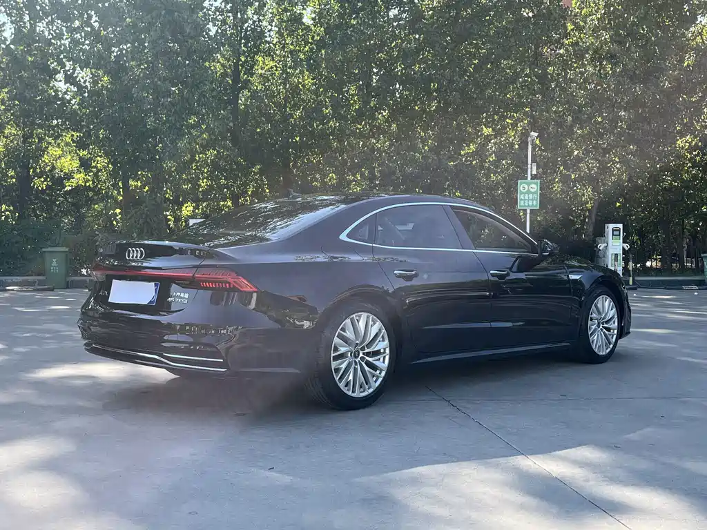 Audi A7L — миниатюра 12