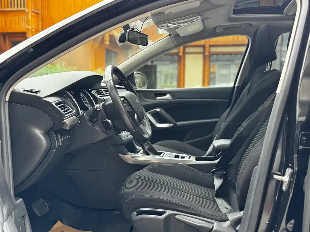 Peugeot 408 — миниатюра 11
