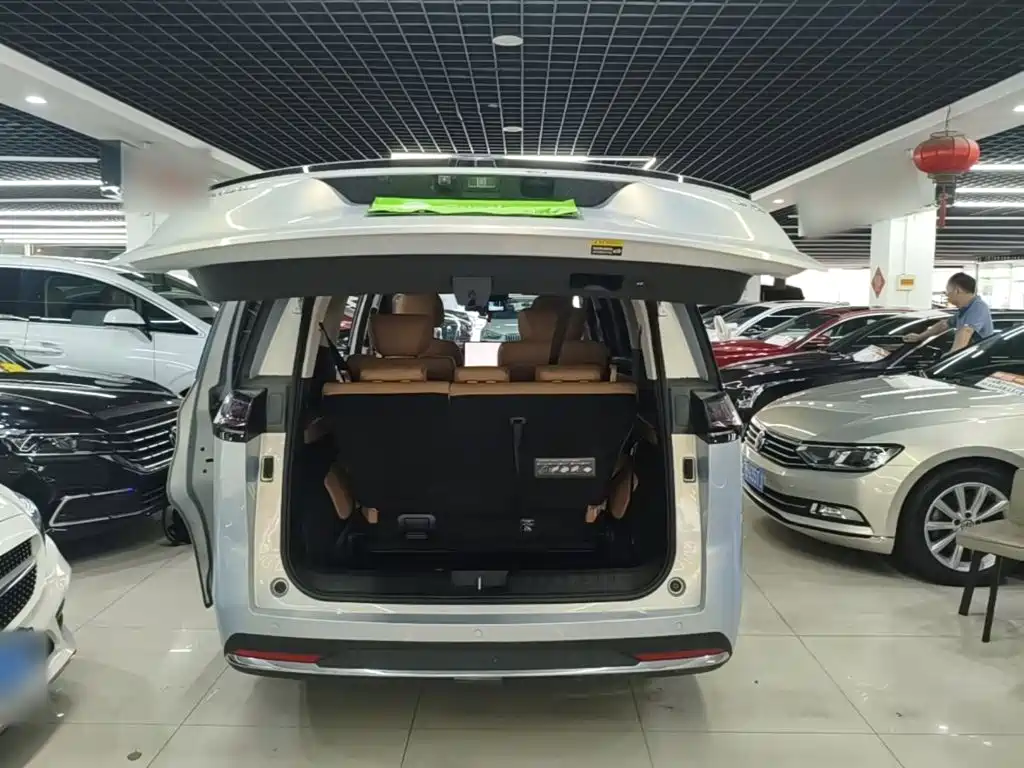GAC Motor Trumpchi E8 PHEV — миниатюра 19