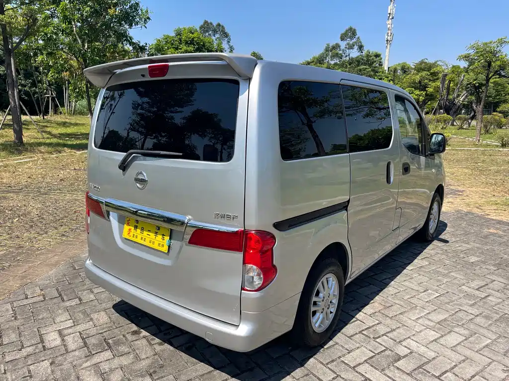 Nissan NV200 — миниатюра 5