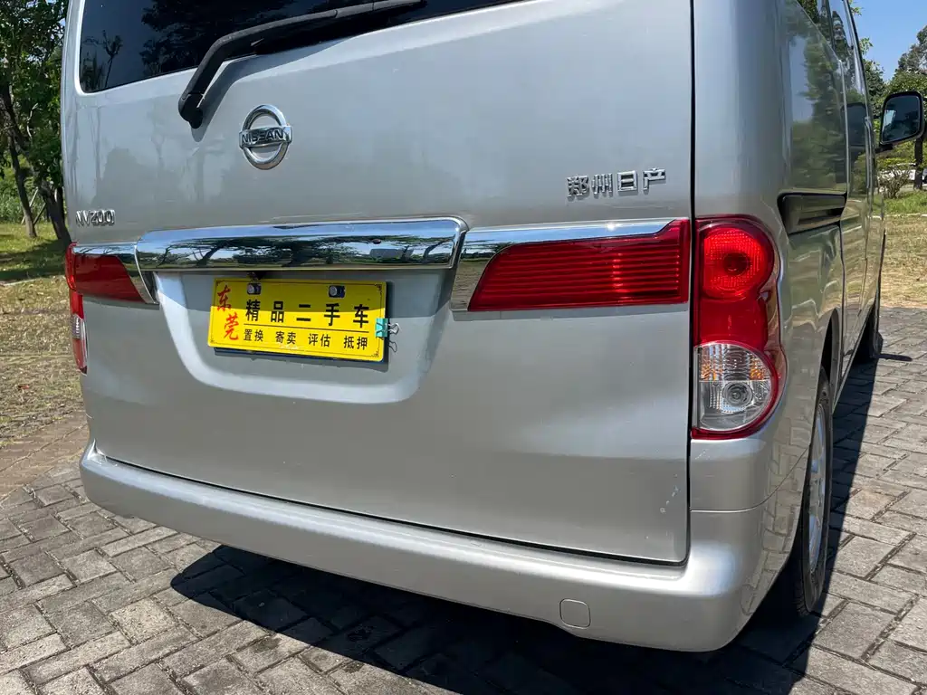 Nissan NV200 — миниатюра 8