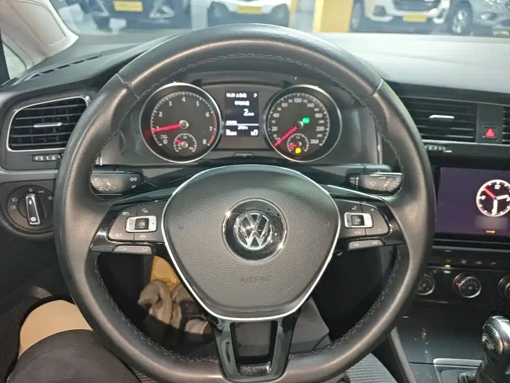 Volkswagen Golf — миниатюра 11