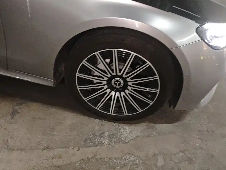Mercedes-Benz E-Class — миниатюра 6