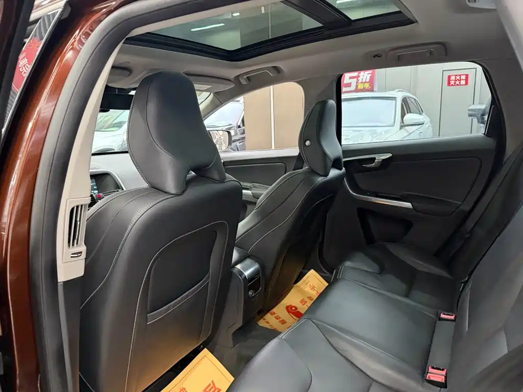 Volvo XC60 — миниатюра 11